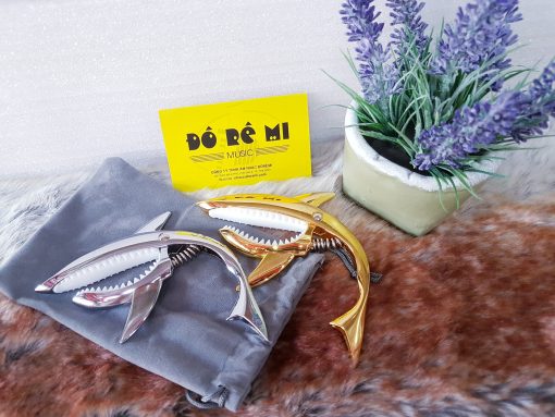 Capo Guitar hình cá mập