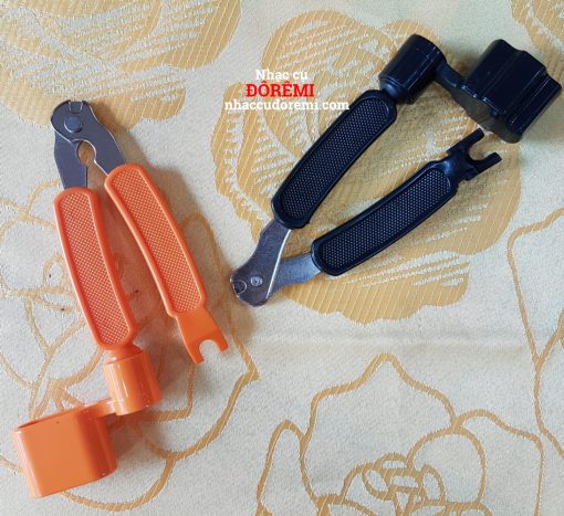 Kéo cắt dây đàn